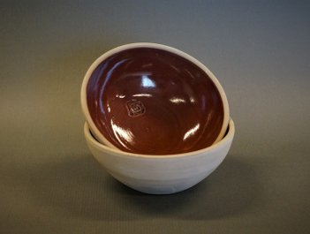 Dorte Visby keramik, lille skål i lertøj, 'Brombær'