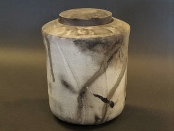 Dorte Visby keramik, rakubrændt sushitallerken